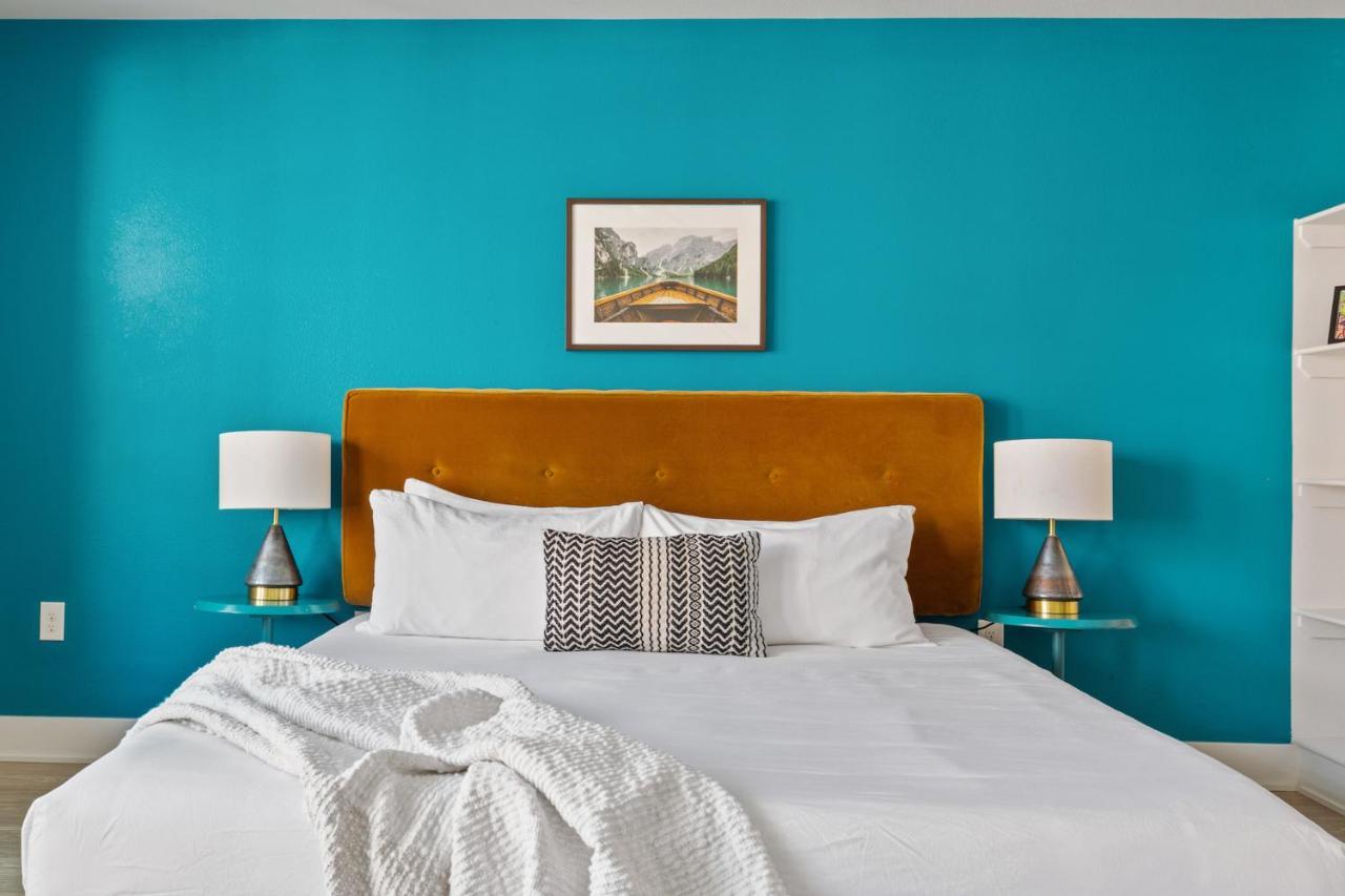 Kasa Union Station Denver Room photo